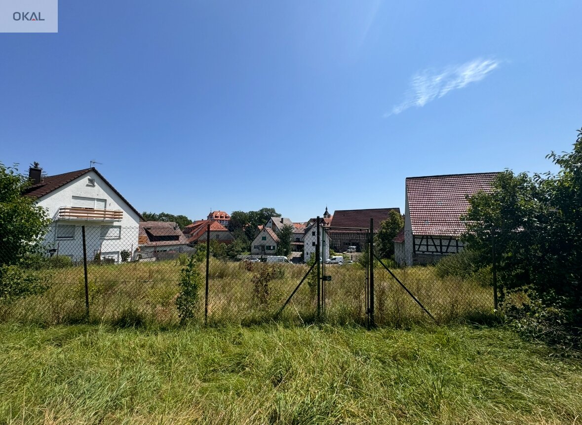 FLEXIBLES DESIGNHAUS MIT FLAIR im Grünen zentral gelegen