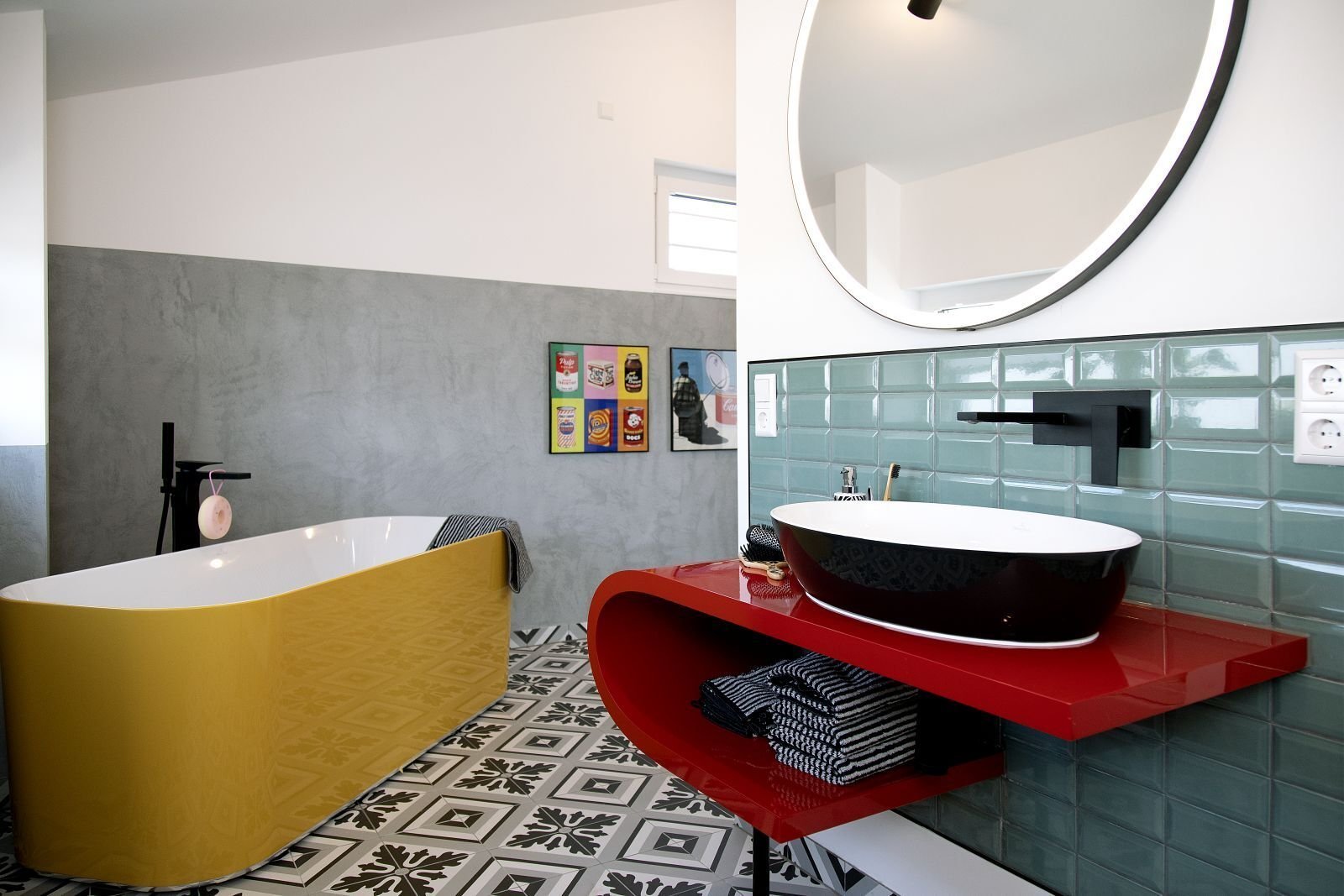 MODERNES UND OFFENES PULTHAUS