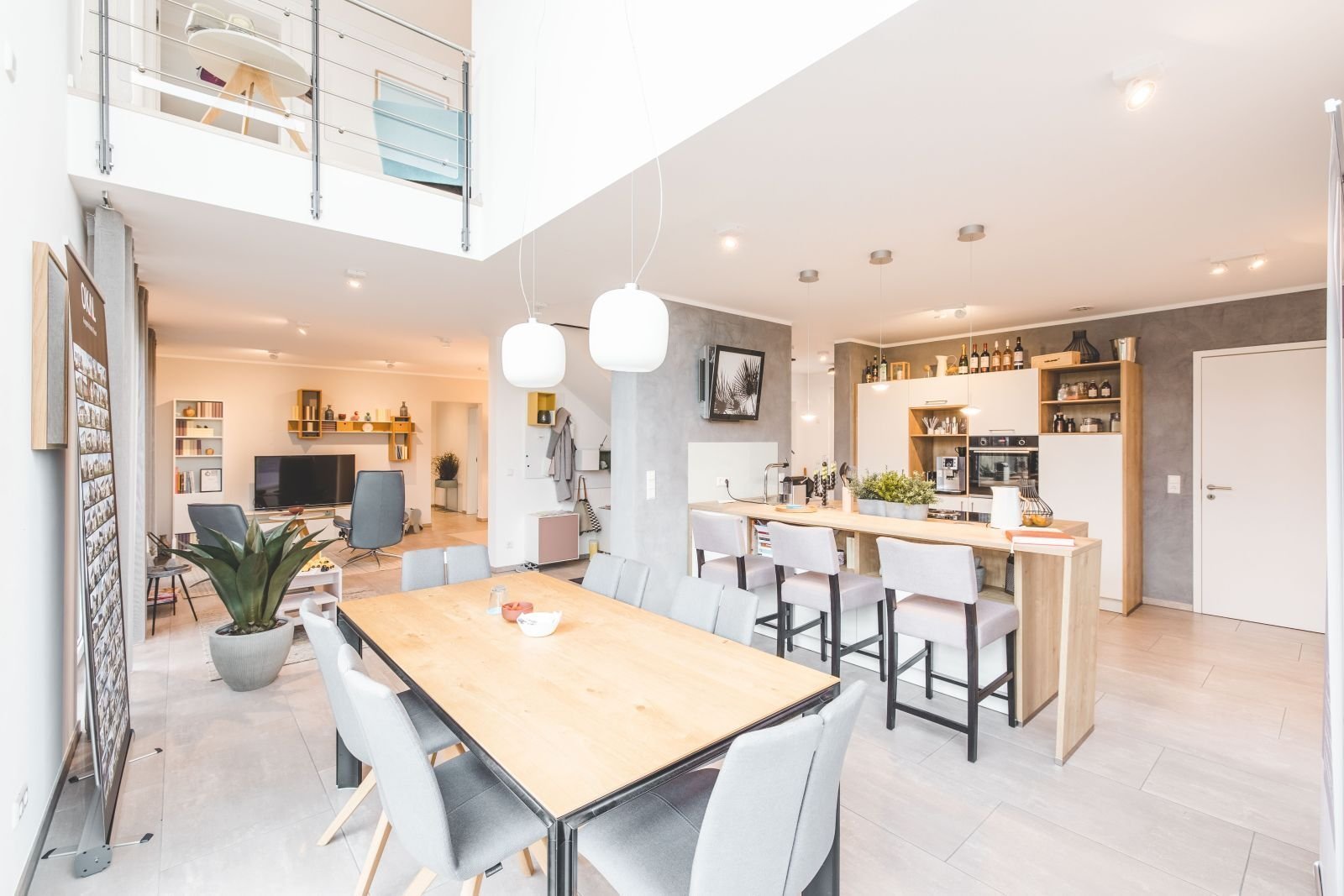 KLARE ARCHITEKTUR &amp; FREIRAUM PUR