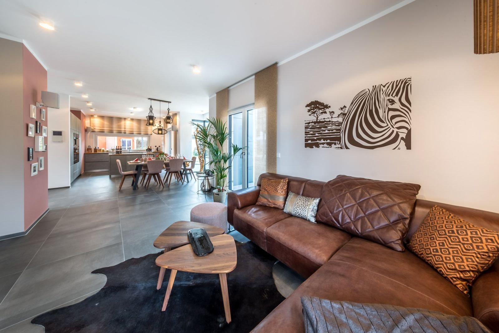 MODERN, EFFIZIENZ, GROSSZÜGIG