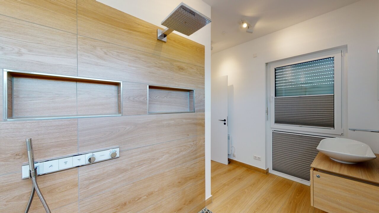 WOHLFÜHLOASE UNTER ZEITLOSEM SATTELDACH