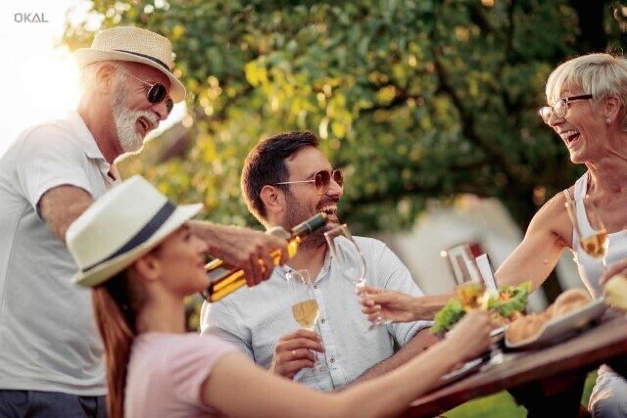 Familie 2 Generationen iStock-1030509818 jpg